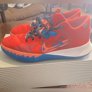 Selling my Kyrie Flytrap v. Size 12 only played basketball in them (indoor gyms)